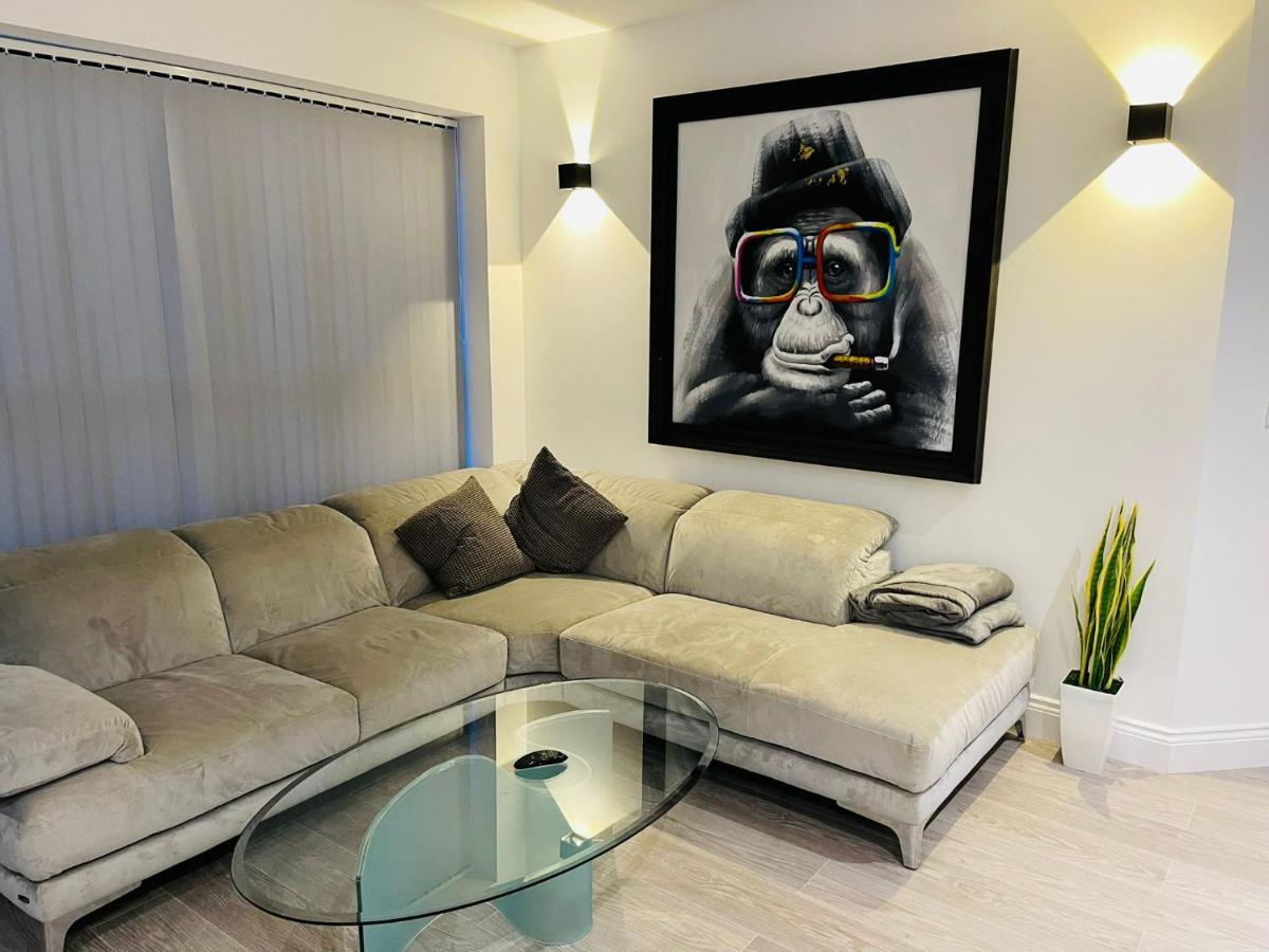 Salt Hill Windsor Legoland Eton Heathrow Luxury 2 Bed 1 Bath Free Parking Appartamento Slough Esterno foto